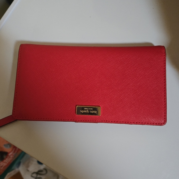 KATE SPADE NWOT  4PC BUNDLE RED FLORAL  REVERSIBLE TOTE BAG FREE WRISLET &WALLET - Picture 4 of 10